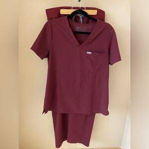 Figs maroon set size M